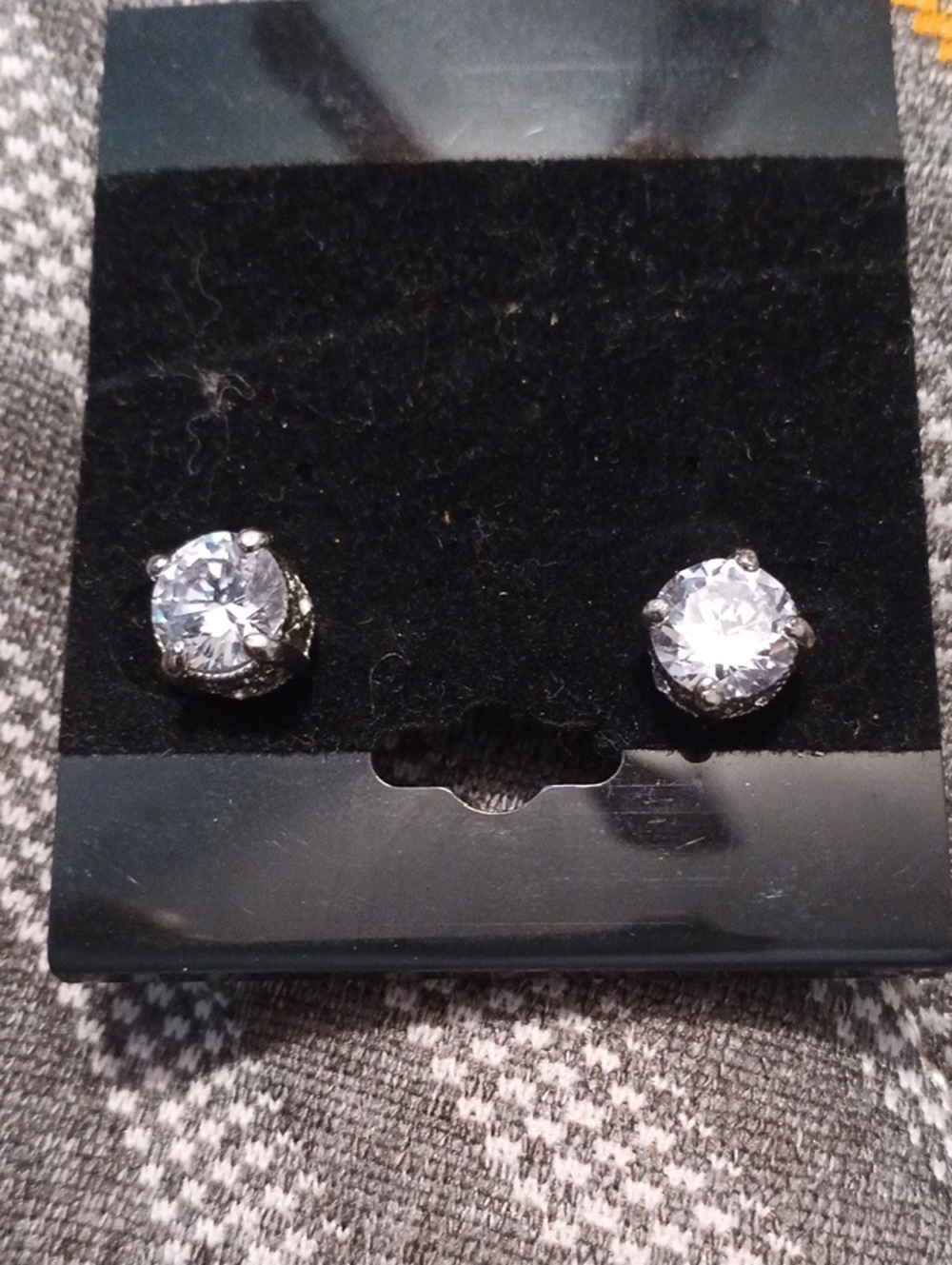 Sparkling Round Cubic Zirconia Stud Earrings in Silver